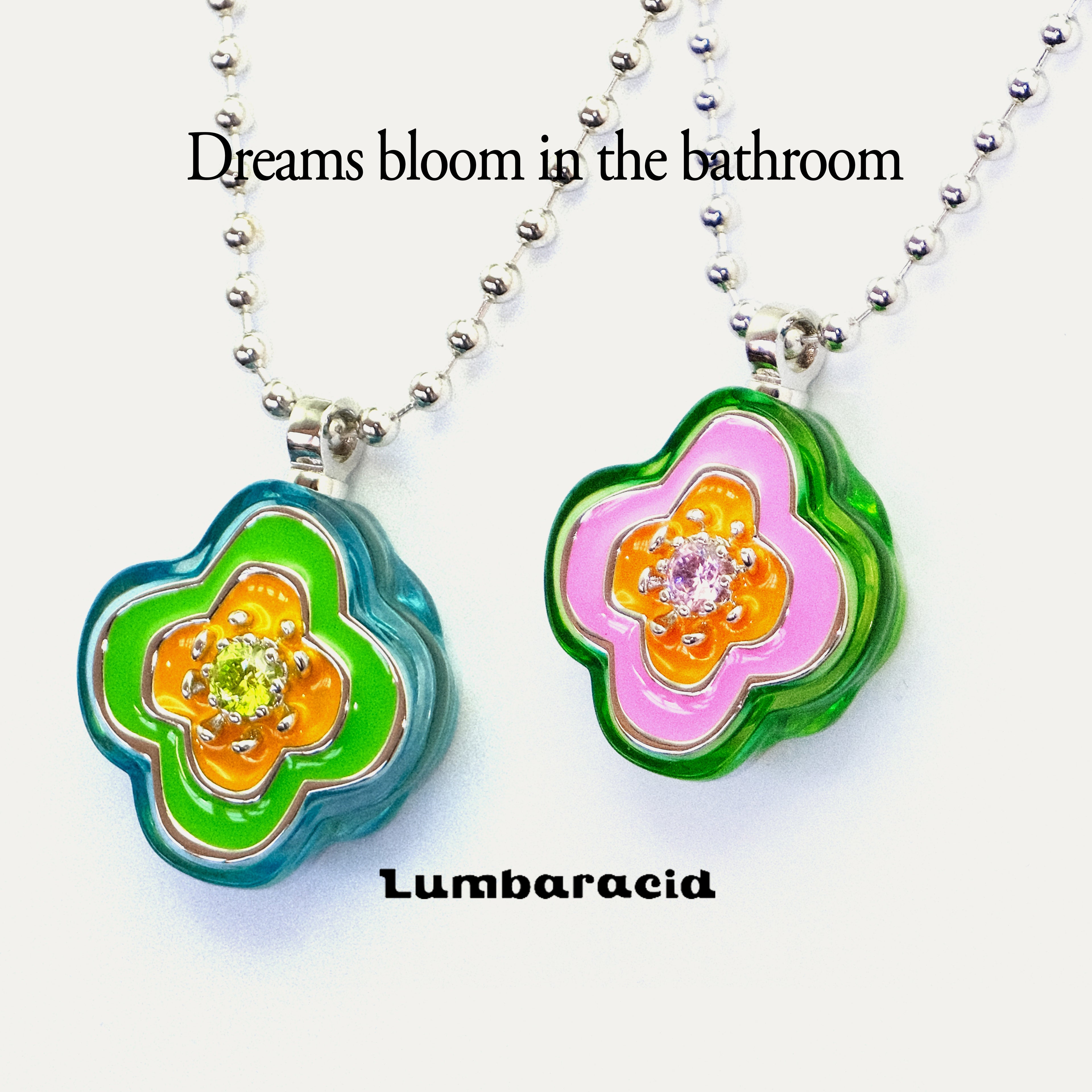 BATHROOM FLOWER NECKLACE