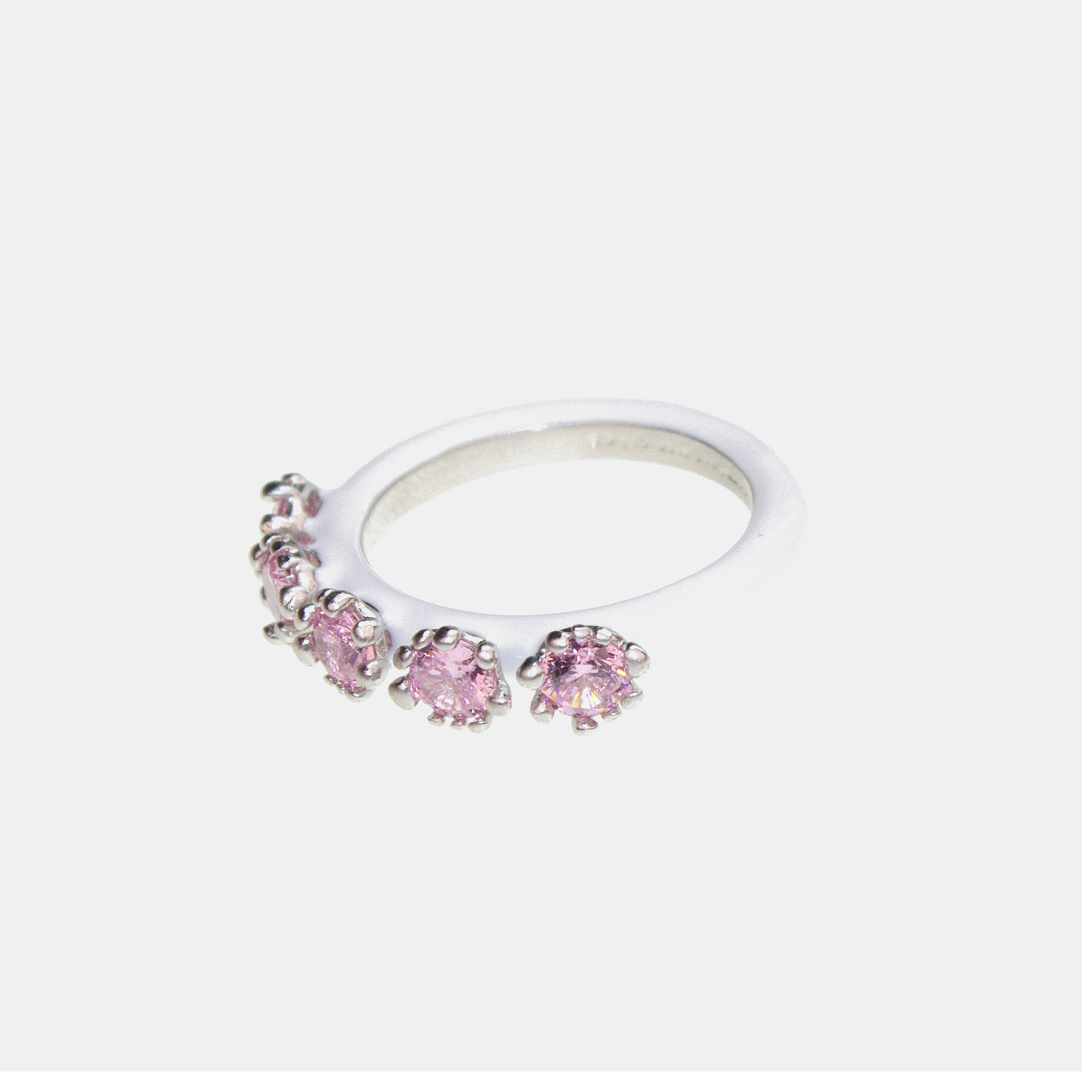 WHITE BATHROOM FLOWER SLIM RING
