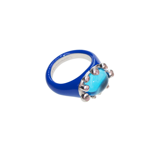 BLUE BATHROOM FLOWER RING