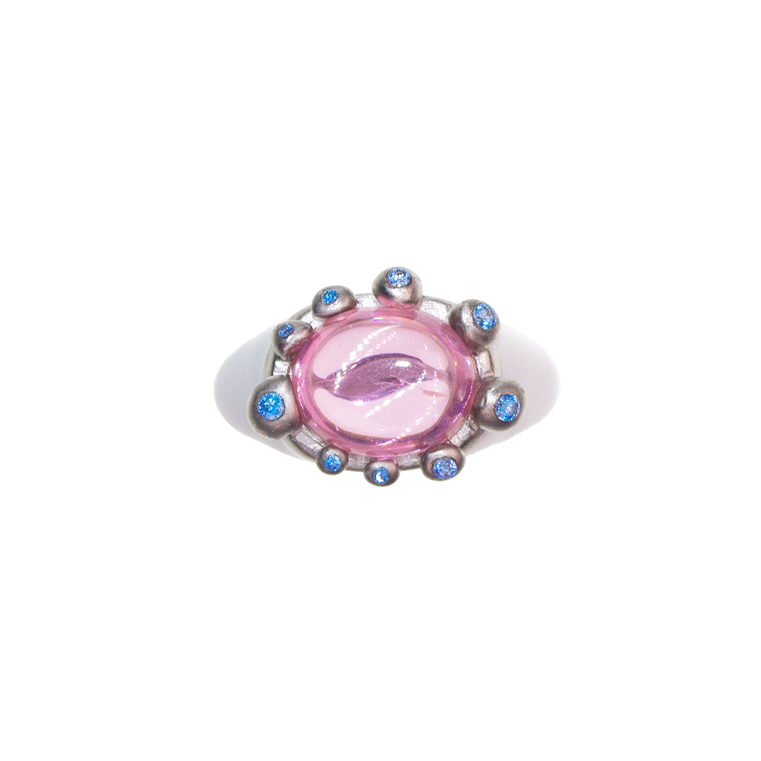 WHITE BATHROOM FLOWER RING